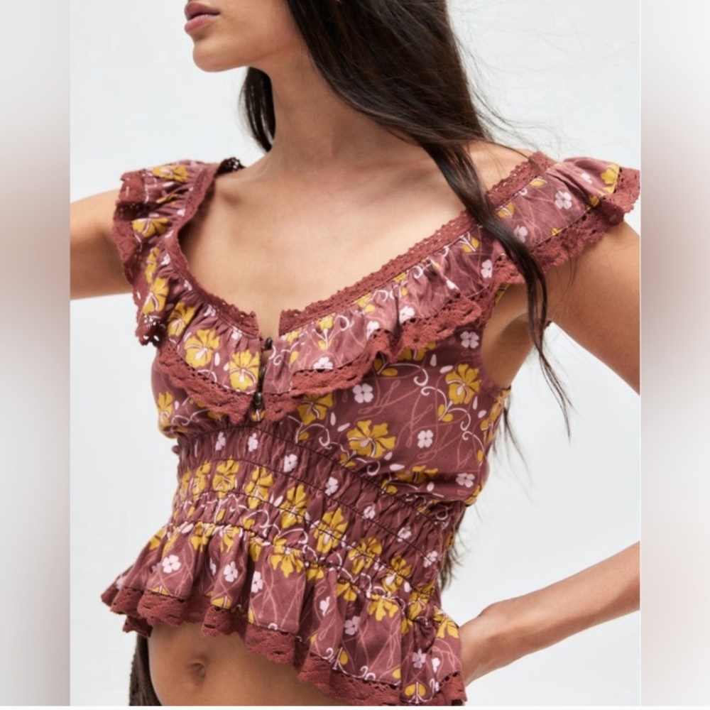 Urban Outfitters Kimchi Blue Ariel Ruffle Tank (Size S) NWOT